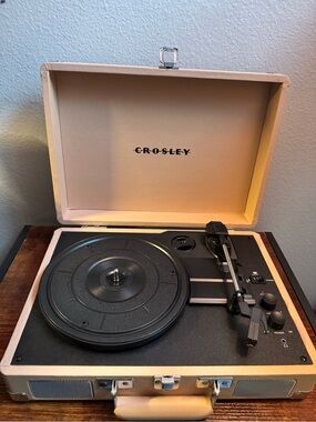 AS IS - NO Cable:Crosley Portable Suitcase Turntable in Cream with Black Platter